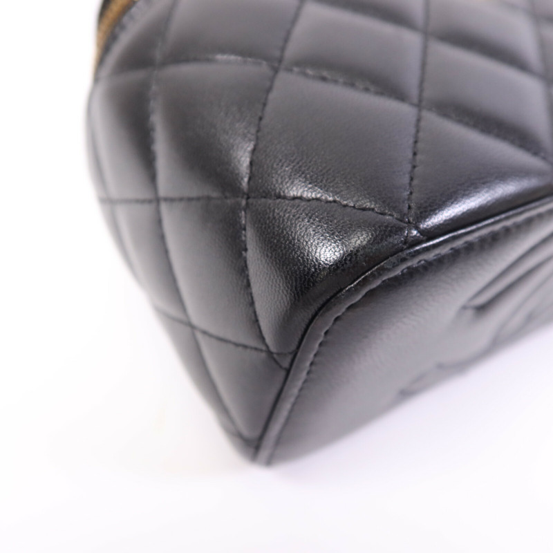 CHANEL 羊皮皮革Vanity Case金扣鏈帶肩背袋-11