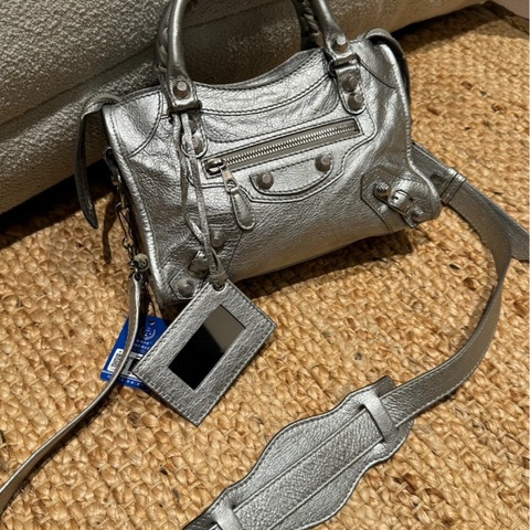 巴黎世家迷你機車包