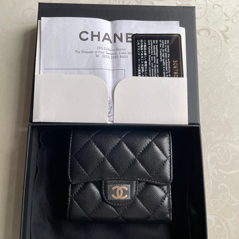 Chanel黑金荔枝皮短夾-0