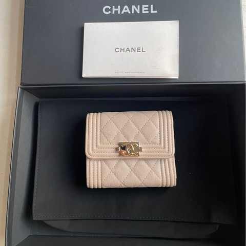 Chanel奶茶色金扣荔枝皮