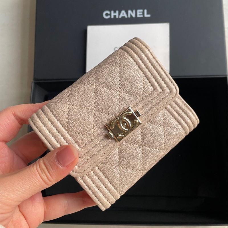 Chanel奶茶色金扣荔枝皮-1