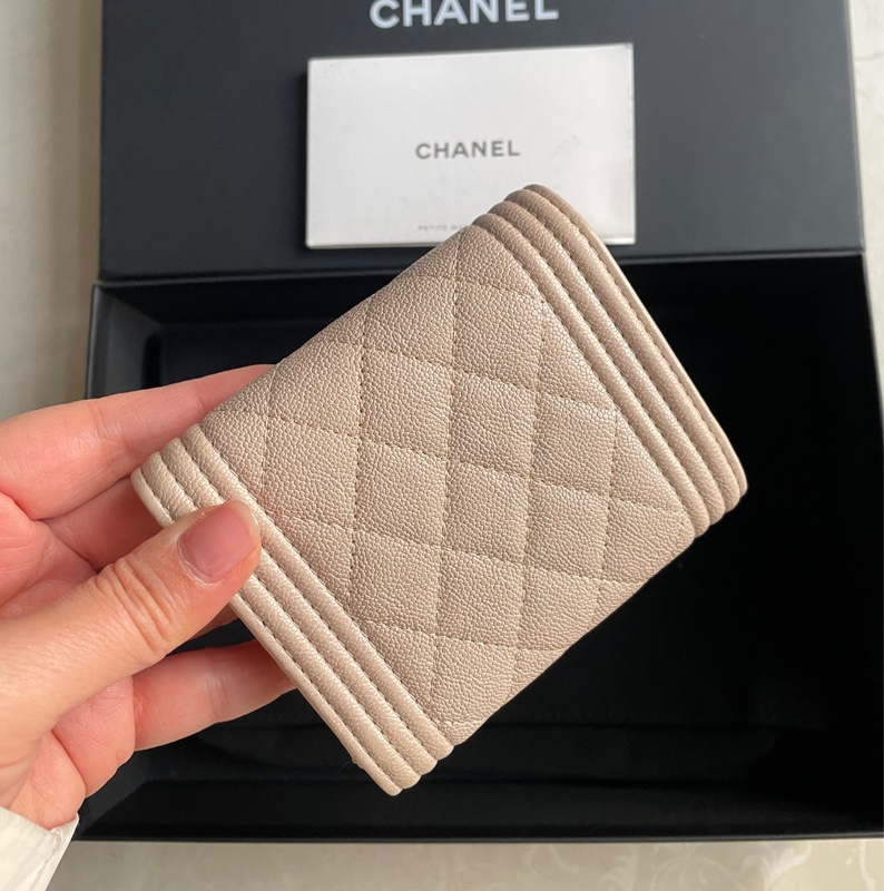 Chanel奶茶色金扣荔枝皮-2