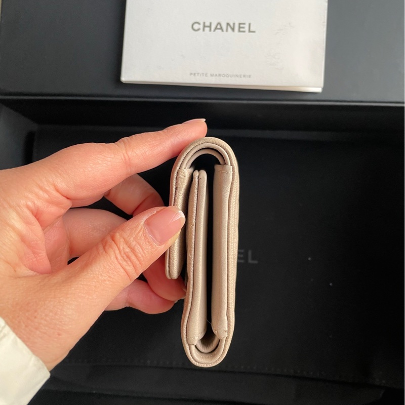 Chanel奶茶色金扣荔枝皮-3