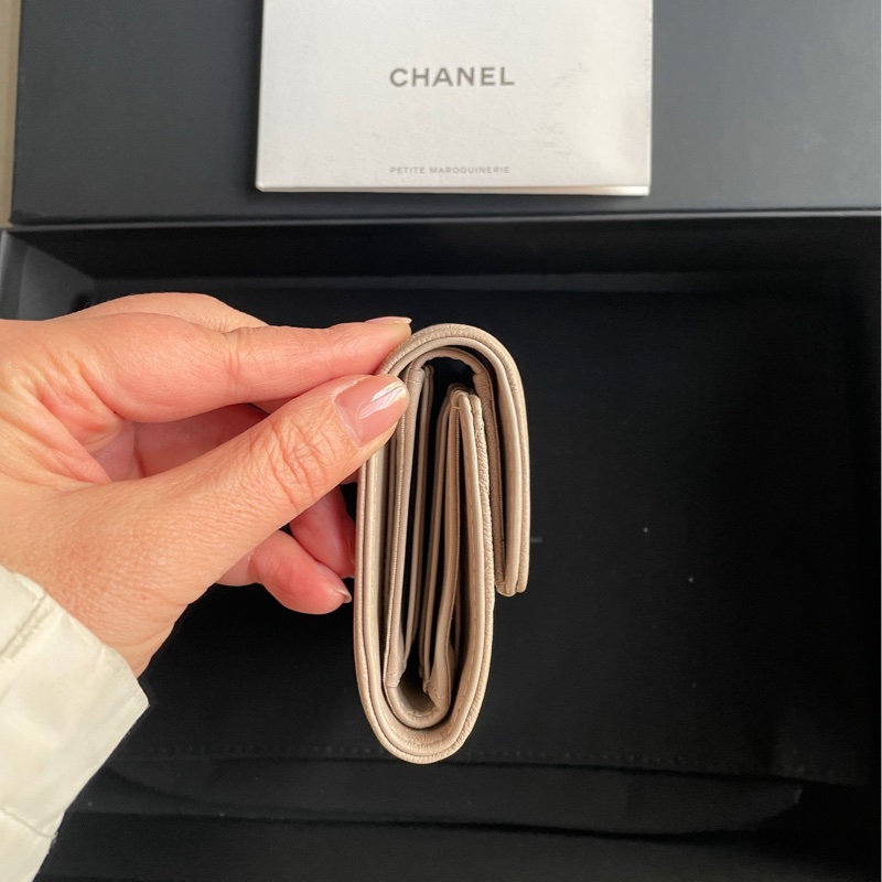 Chanel奶茶色金扣荔枝皮-4