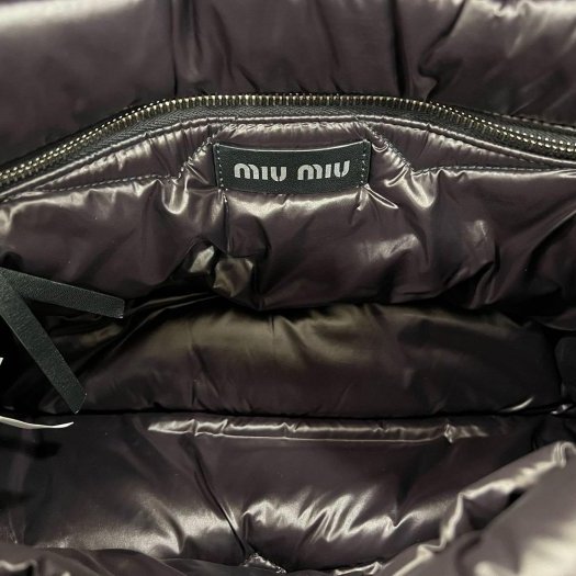 東區正精品㊣MIU MIU 5BG240 黑白色星星尼龍空氣包手提包 RZ6147-2