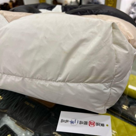 東區正精品㊣MIU MIU 5BG240 黑白色星星尼龍空氣包手提包 RZ6147-7