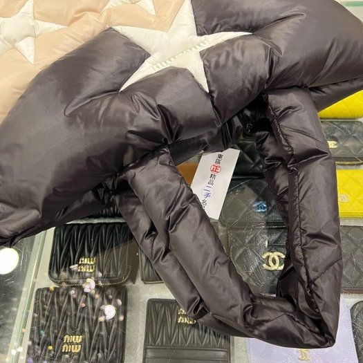 東區正精品㊣MIU MIU 5BG240 黑白色星星尼龍空氣包手提包 RZ6147-8