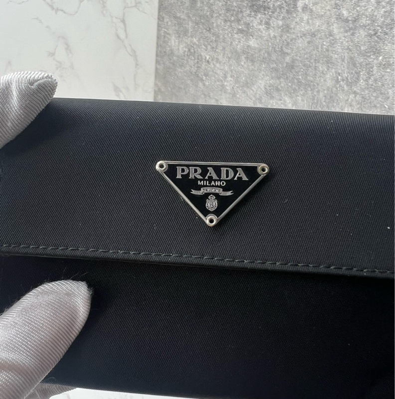 💗香緹國際精品💗 709 PRADA 尼龍三折短夾-1