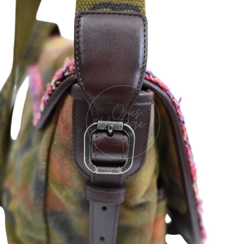 [Pre-owned] Chanel On the Pavements Graffiti Washed Toile Large Multicolor Messenger Bag-17