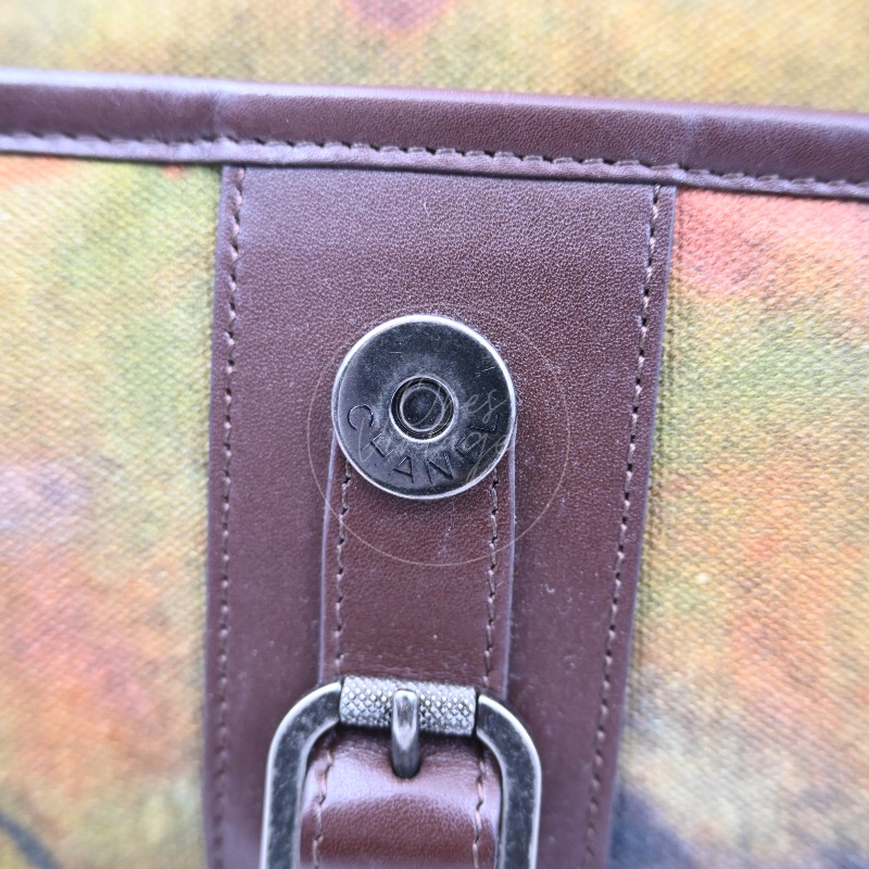 [Pre-owned] Chanel On the Pavements Graffiti Washed Toile Large Multicolor Messenger Bag-26