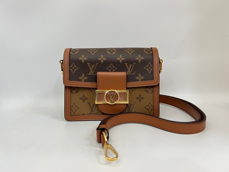 LV 雙色原花金釦Mini Dauph肩斜背包-0