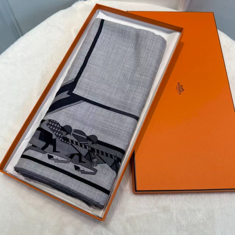 HERMES愛馬仕羊絨圍巾 長方形障礙賽品牌經典印花圖案 灰色 輕柔質感圍脖-0