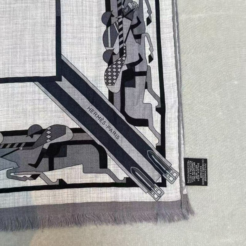 HERMES愛馬仕羊絨圍巾 長方形障礙賽品牌經典印花圖案 灰色 輕柔質感圍脖-2