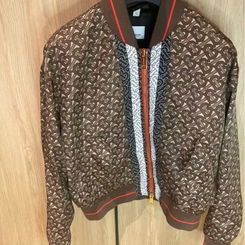 「JL 精品代購」98新 NBA球星Steven 同款 Burberry 滿logo外套-3