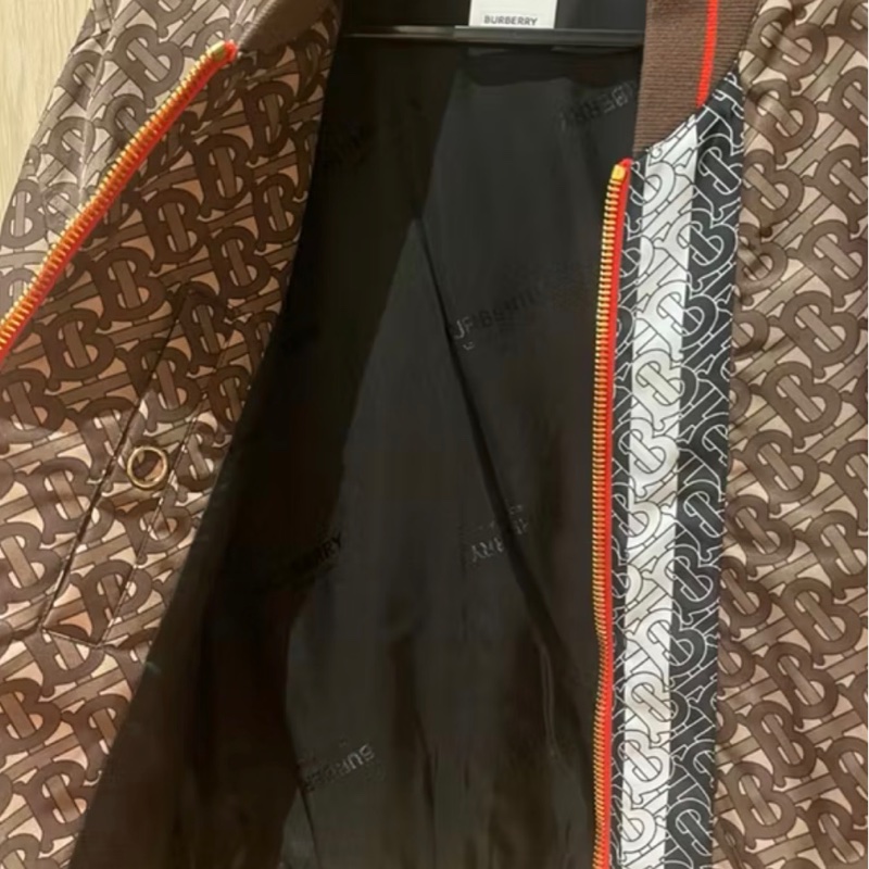「JL 精品代購」98新 NBA球星Steven 同款 Burberry 滿logo外套-5