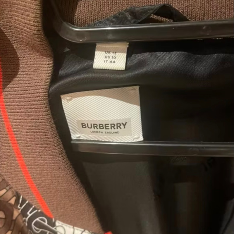 「JL 精品代購」98新 NBA球星Steven 同款 Burberry 滿logo外套-7
