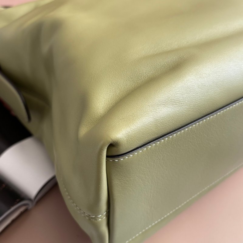 超甜割愛 ::GUCCI:: Beatrix系列 牛油果綠 馬銜扣肩背包 包款 (大款)-17