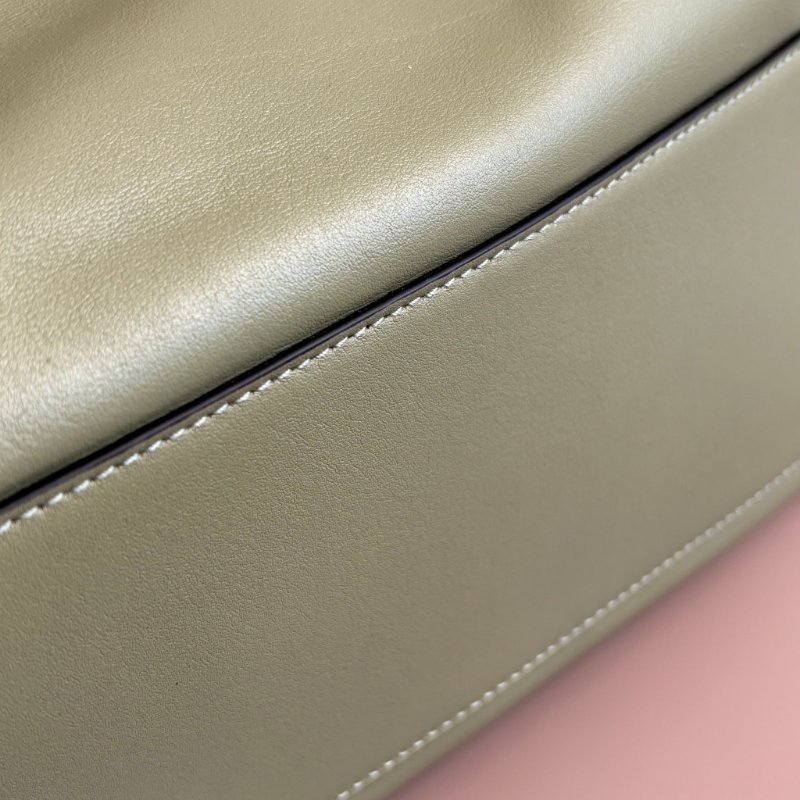 超甜割愛 ::GUCCI:: Beatrix系列 牛油果綠 馬銜扣肩背包 包款 (大款)-20