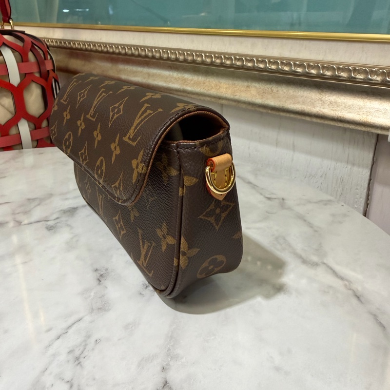 LV 原花Wallet On Chain Ivy金釦下蓋肩斜背包M81911-2