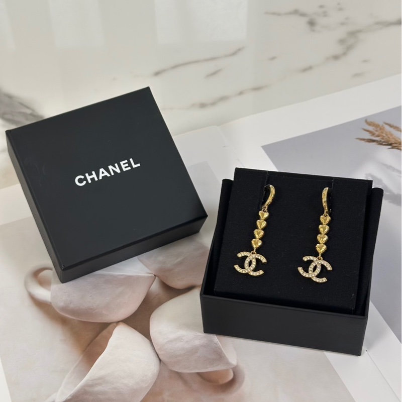 近新閒置✨ 香奈兒高價款重工系列CHANEL 23P愛心串雙Clogo吊墜垂墜長耳環-0