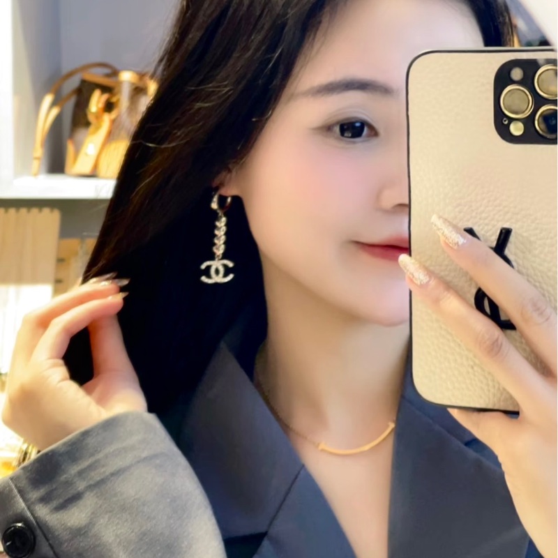 近新閒置✨ 香奈兒高價款重工系列CHANEL 23P愛心串雙Clogo吊墜垂墜長耳環-3