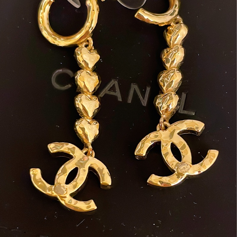 近新閒置✨ 香奈兒高價款重工系列CHANEL 23P愛心串雙Clogo吊墜垂墜長耳環-8