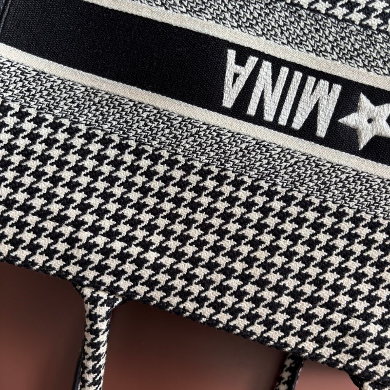 中號 ::Christian Dior:: Dior Book Tote 黑/白色千鳥格刺繡托特包 手提肩背包-7