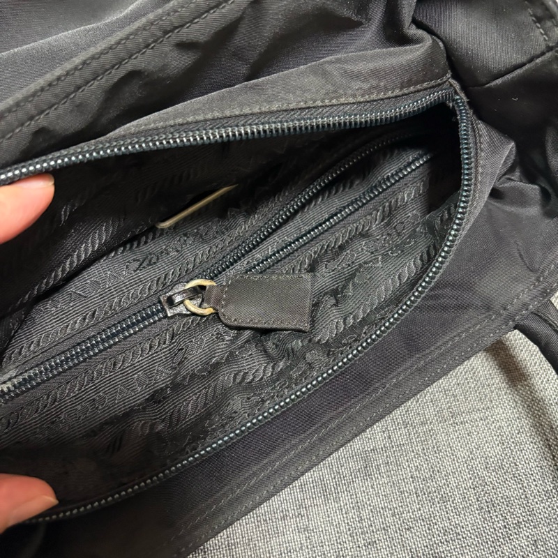 Prada 經典尼龍手提/單肩包-44