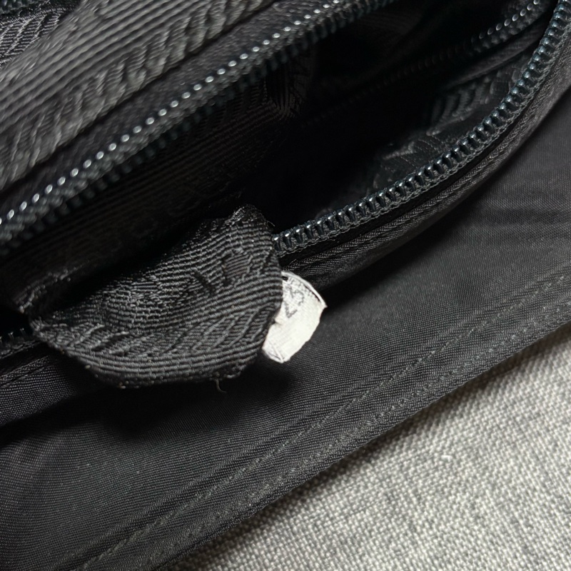 Prada 經典尼龍手提/單肩包-45