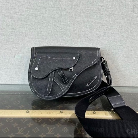 Dior 黑銀外縫線肩背斜背馬鞍包23.5*16*3 98新配件塵袋
