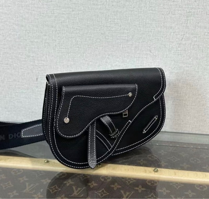 Dior 黑銀外縫線肩背斜背馬鞍包23.5*16*3 98新配件塵袋-1