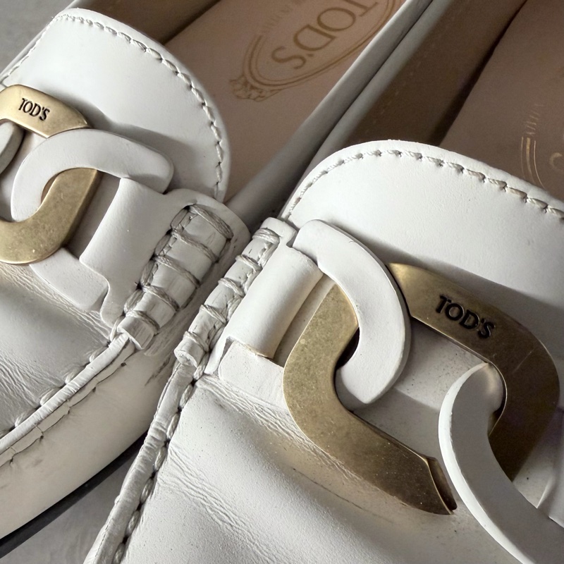 TOD’S WOMEN GOMMINO-1