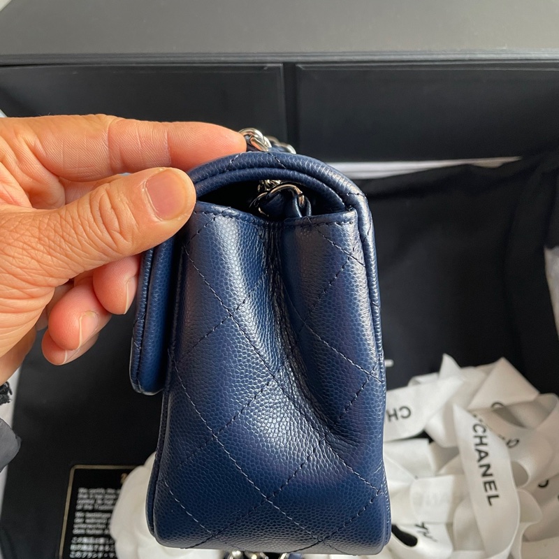Chanel藍色銀扣荔枝方胖-3