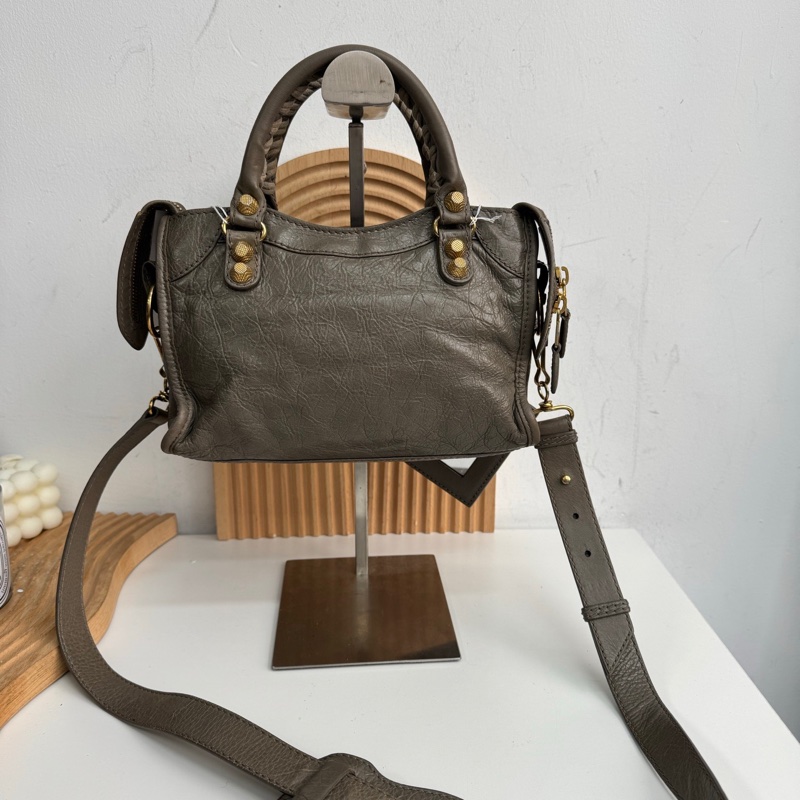 巴黎世家大象灰機車包-2