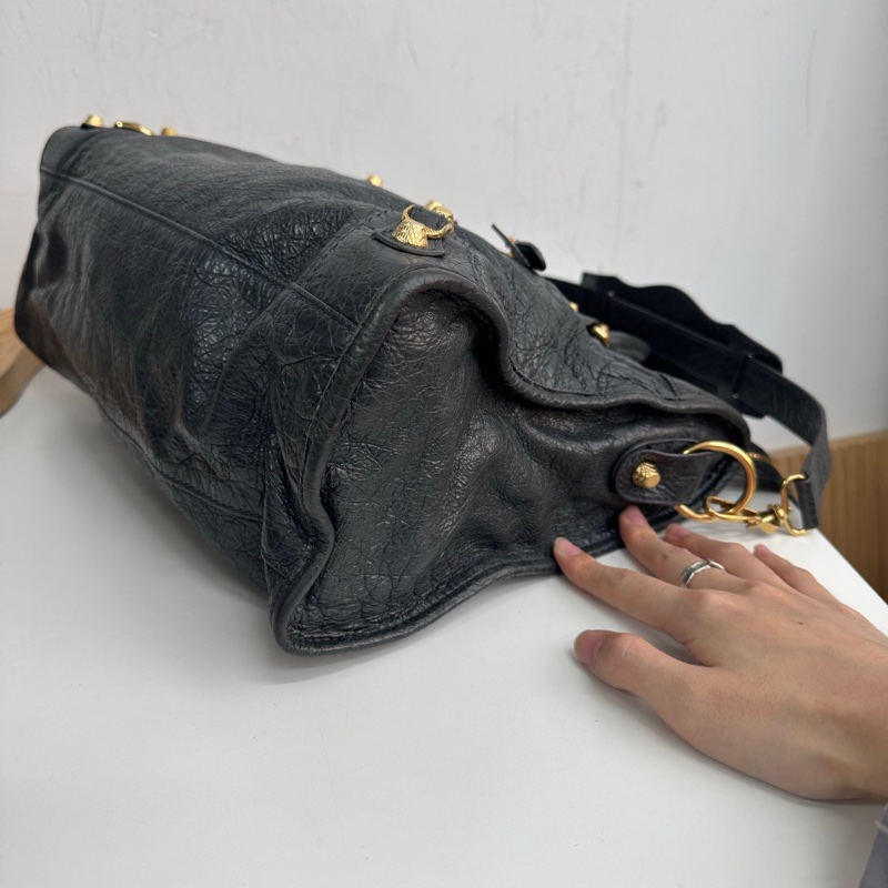 巴黎世家深灰色機車包-4