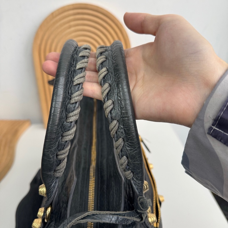 巴黎世家深灰色機車包-6