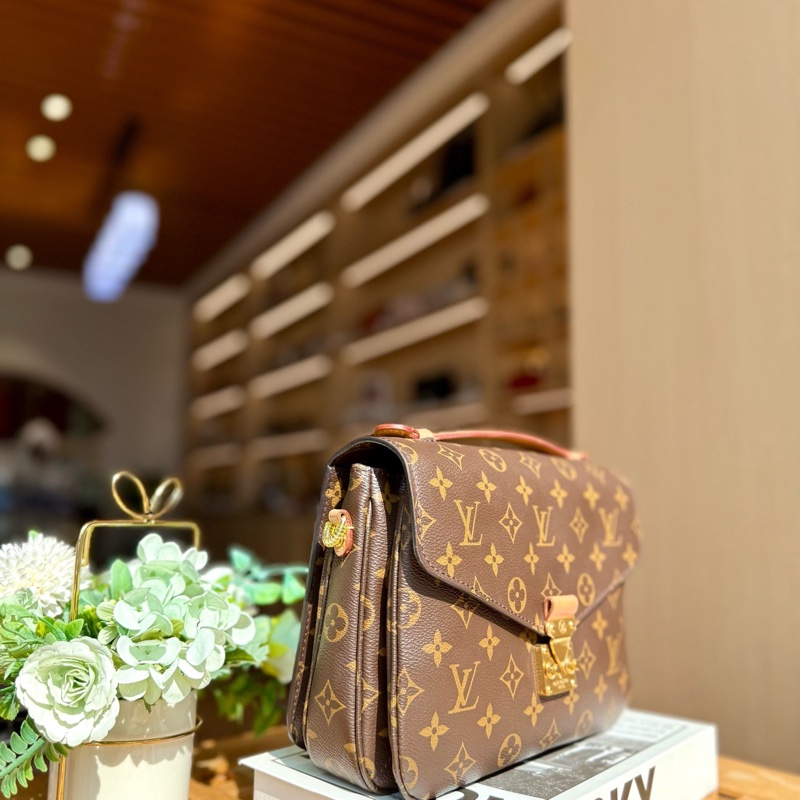 95新[愛心]LV老花郵差包  保值耐造容量大 可單肩斜挎手提 19年編碼-2