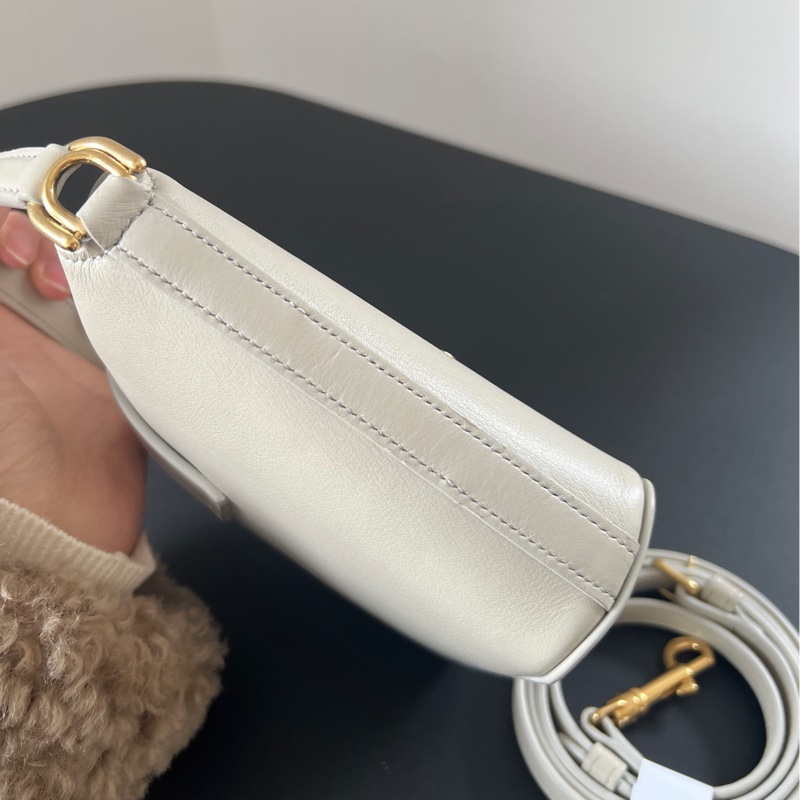 Celine Louise迷你水桶包-2