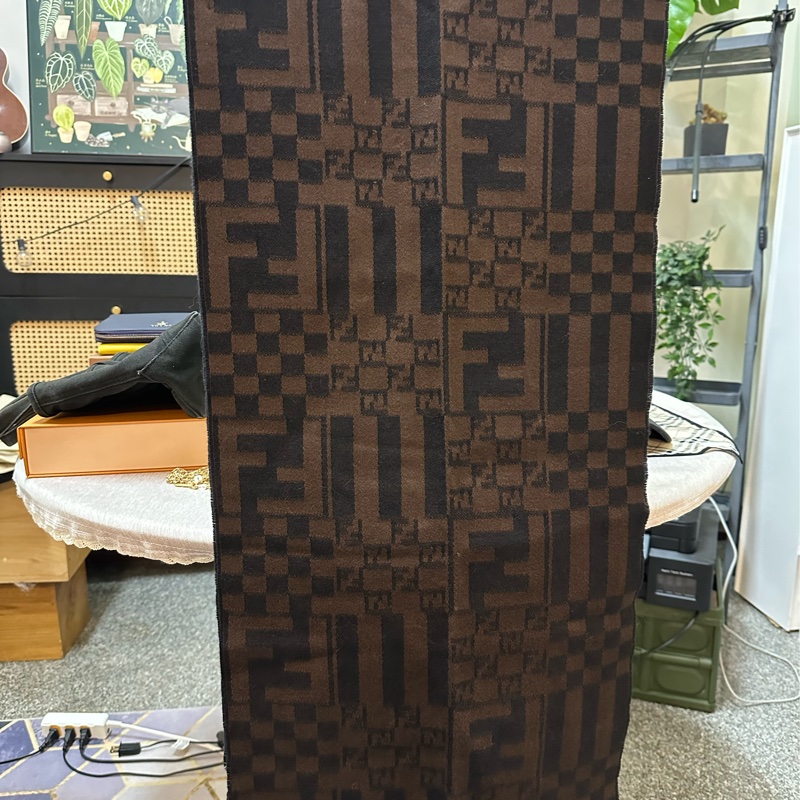 FENDI 羊毛棕黑圍巾-0