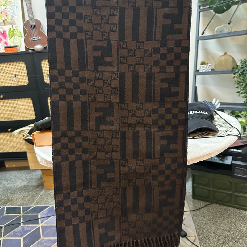 FENDI 羊毛棕黑圍巾-11