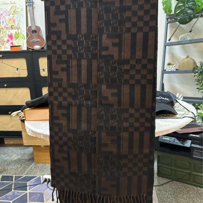 FENDI 羊毛棕黑圍巾-12