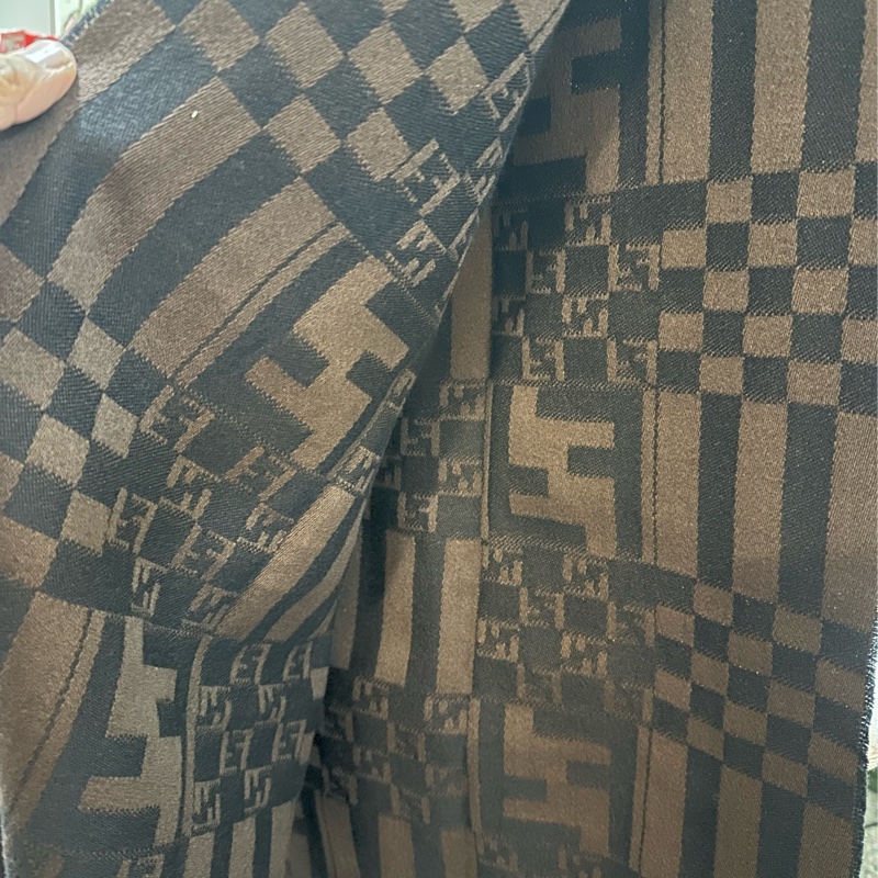 FENDI 羊毛棕黑圍巾-15