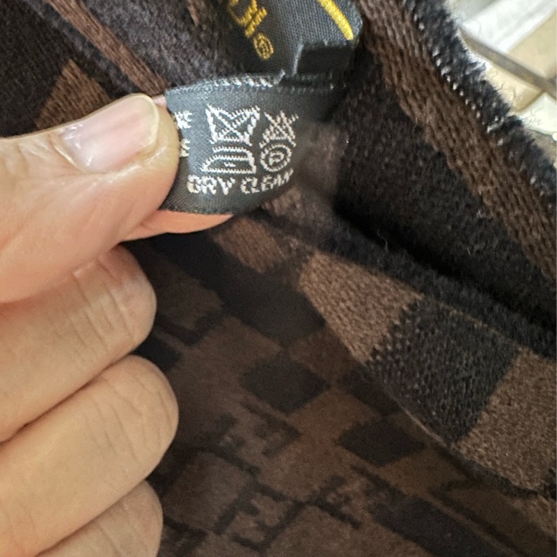 FENDI 羊毛棕黑圍巾-17