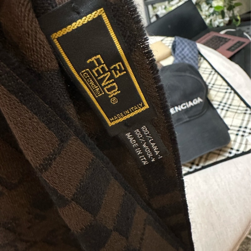 FENDI 羊毛棕黑圍巾-18