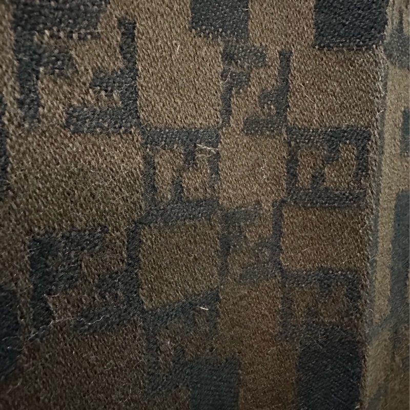 FENDI 羊毛棕黑圍巾-19