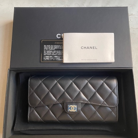 Chanel黑金羊皮CF長夾
