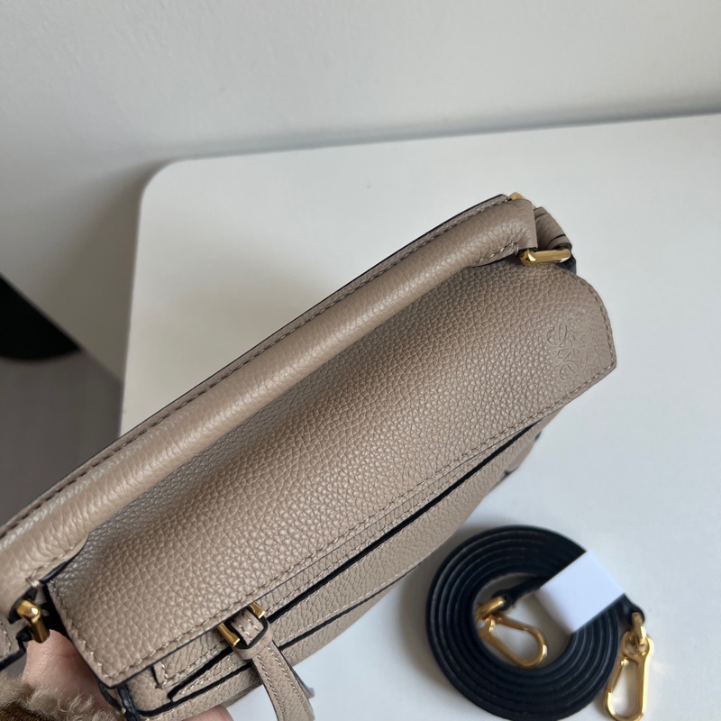 Loewe沙色Mini Puzzle-1