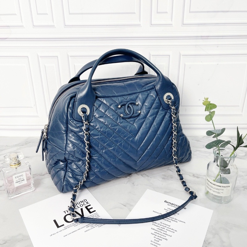 Chanel 海軍藍油蠟皮V紋保齡球肩背包35×14×22 98新配件塵袋-3