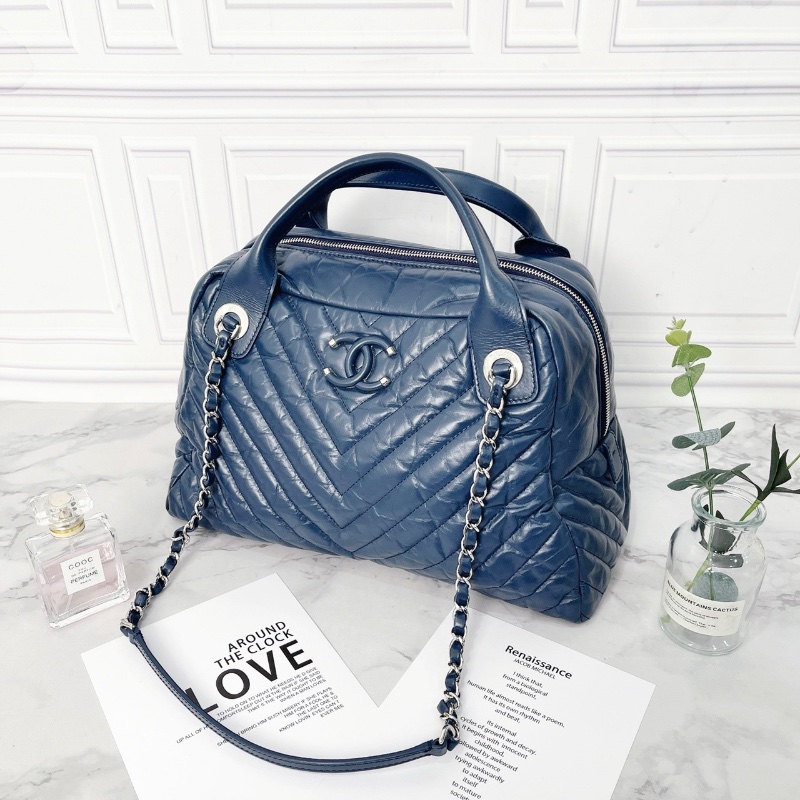 Chanel 海軍藍油蠟皮V紋保齡球肩背包35×14×22 98新配件塵袋-5