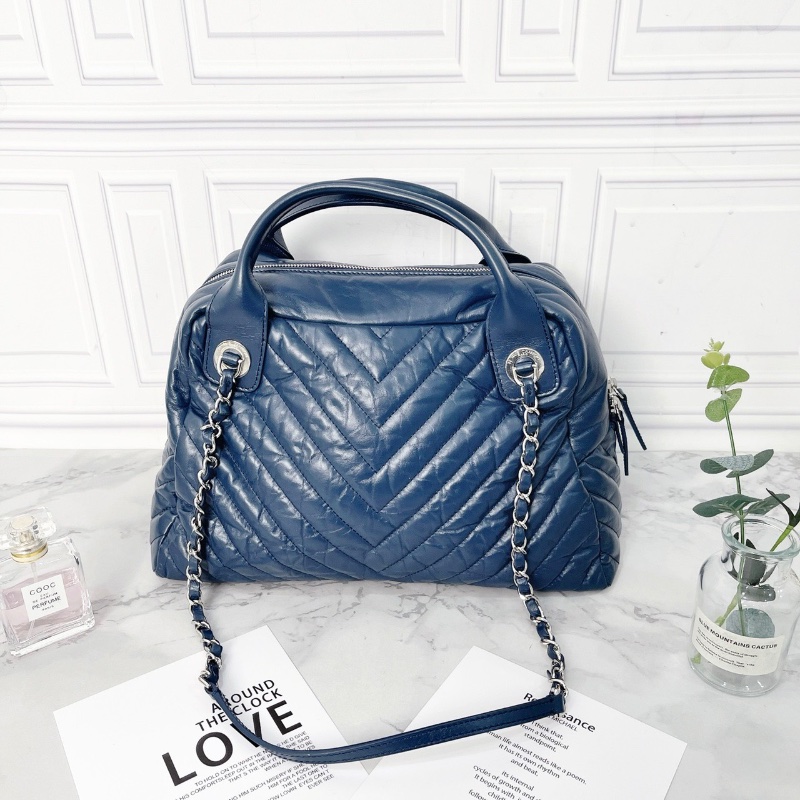 Chanel 海軍藍油蠟皮V紋保齡球肩背包35×14×22 98新配件塵袋-6